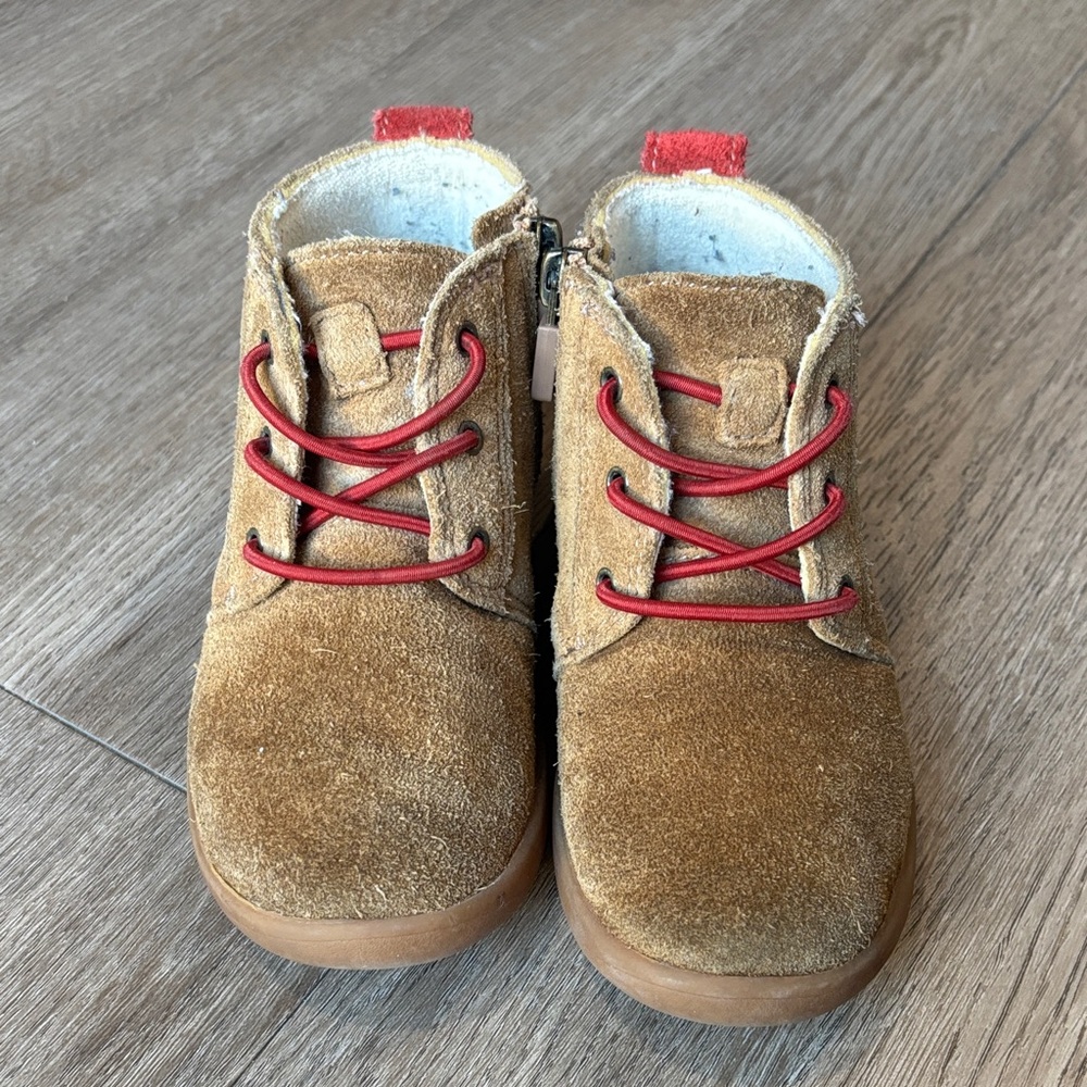 UGG Kristjan Chukka toddler boots in chestnut suede with side zip